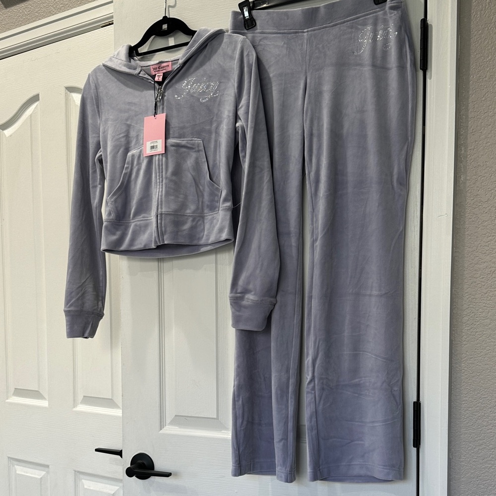 Charming Juicy Couture Set in Soft Lavender